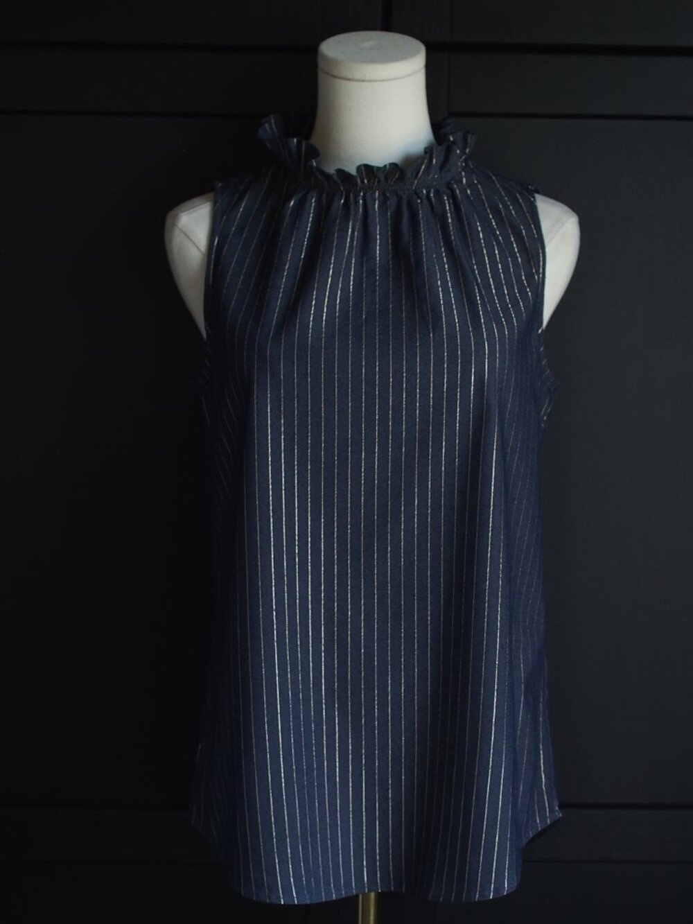 Banana Republic | Like NEW Banana Republic Lurex Ruffle Drama Neck Blouse